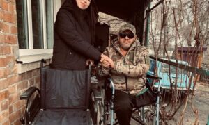 Підтримка ветеранів у Томаківці: захиснику передали електричне крісло колісне