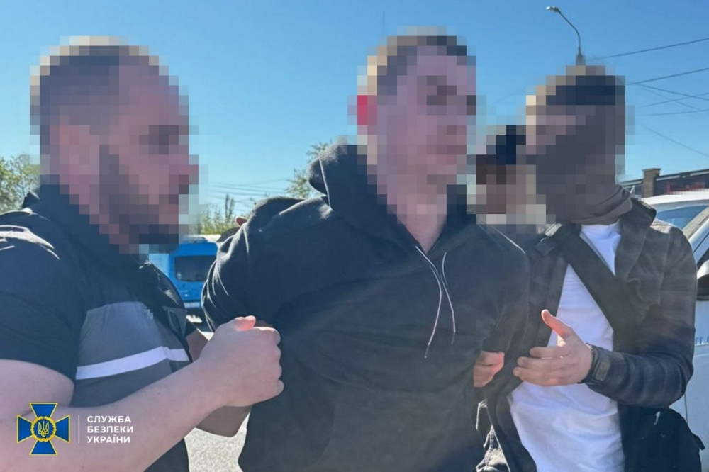 У Дніпрі затримали підозрюваних у підриві авто військового ЗСУ