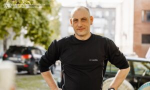 Від фронту – до власної справи: ветеран з Дніпропетровщини створив туристично-освітній центр завдяки гранту