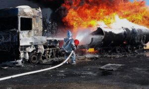 Спалахнули АЗС і бензовоз: ворог атакував критичну інфраструктуру Дніпропетровщини (фото)