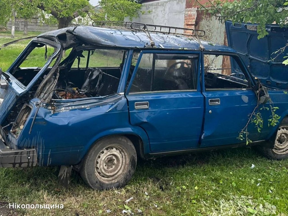 У Нікополі є поранені, побиті дві АЗС, стоянки, 19 автівок і адмінбудівля у районі, також під ударом ворога були Дніпровський, Криворізький і Синельниківський райони (фото)