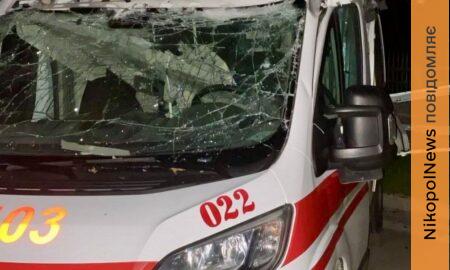 На Нікопольщині ворог вдарив по медикам, понівечив «швидкі», підприємство, гараж, також під ударом був Павлоградський район (фото)