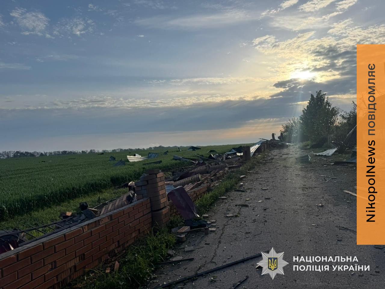 Двоє вбитих на Нікопольщині, 30 поранених в області, масштабні руйнування: жахливі наслідки обстрілів Дніпропетровщини показала поліція