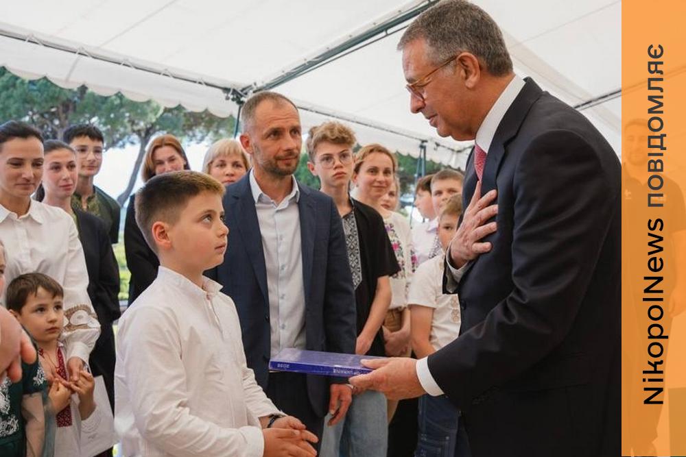 З Нікополя та інших громад Дніпропетровщини: діти загиблих захисників розпочали програму відновлення в Португалії