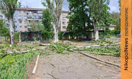 Ворог вбив жінку на Нікопольщині, пошкоджено дитсадок, підприємство, будинки, є поранені на Криворіжжі і Синельниківщині (фото)