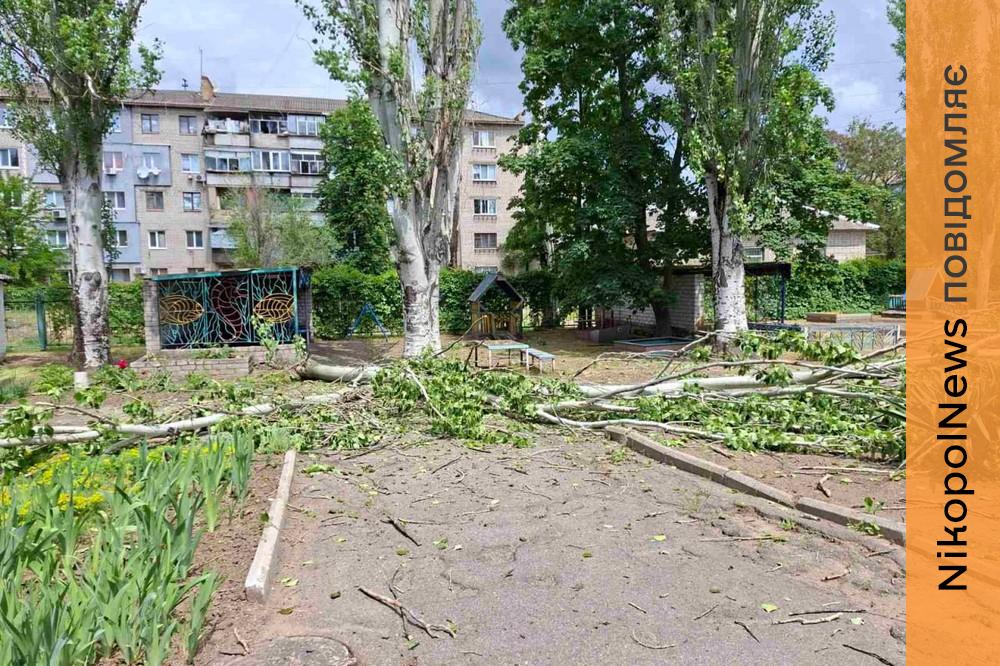 Ворог вбив жінку на Нікопольщині, пошкоджено дитсадок, підприємство, будинки, є поранені на Криворіжжі і Синельниківщині (фото)