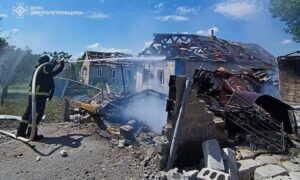 Смертельний обстріл Нікопольщини і удари по області: у ДСНС показали фото наслідків ворожих атак