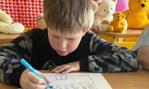 «Діти повинні залишатися дітьми навіть у лікарні»: у Нікополі маленькі пацієнти намалювали «лікарню майбутнього» (фото)