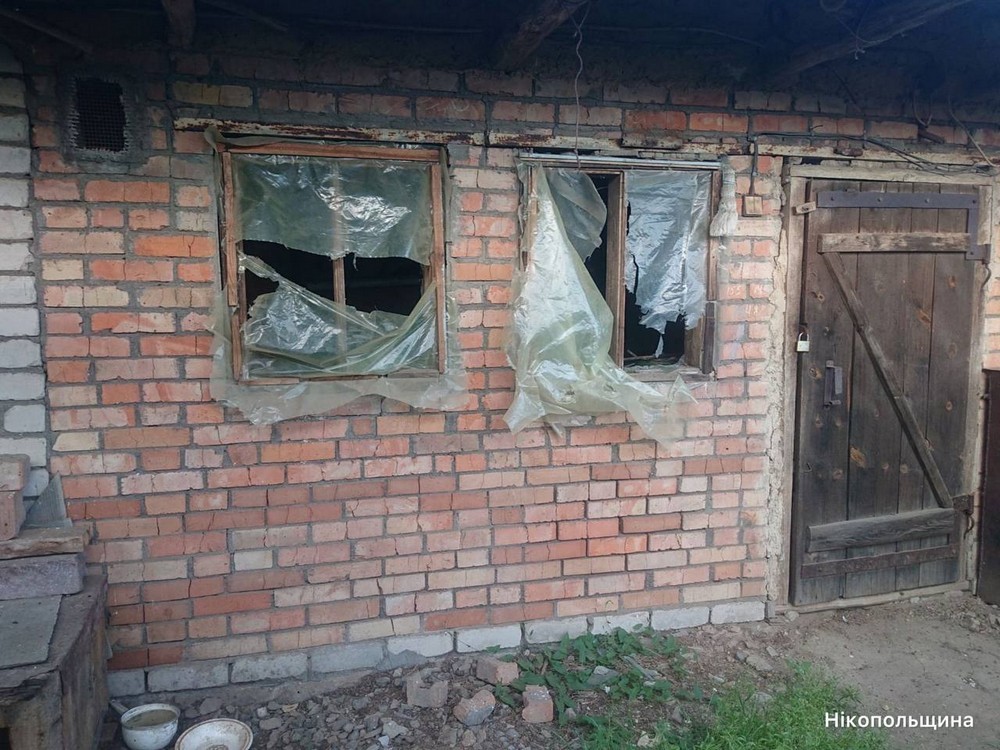 У Нікополі 7 поранених, серед них 2 маленьких дітей, також ворог обстріляв Марганець (фото) У Нікополі 7 поранених, серед них 2 маленьких дітей, також ворог обстріляв Марганець (фото)