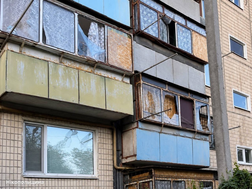 У Нікополі 7 поранених, серед них 2 маленьких дітей, також ворог обстріляв Марганець (фото) У Нікополі 7 поранених, серед них 2 маленьких дітей, також ворог обстріляв Марганець (фото)