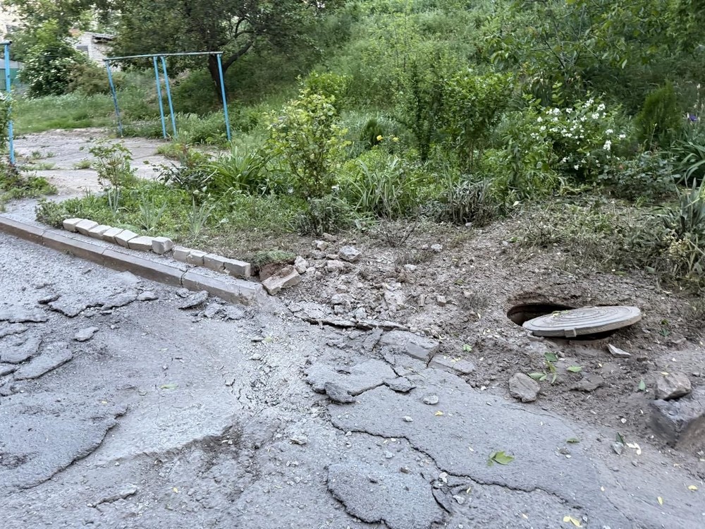 У Нікополі 7 поранених, серед них 2 маленьких дітей, також ворог обстріляв Марганець (фото) У Нікополі 7 поранених, серед них 2 маленьких дітей, також ворог обстріляв Марганець (фото)