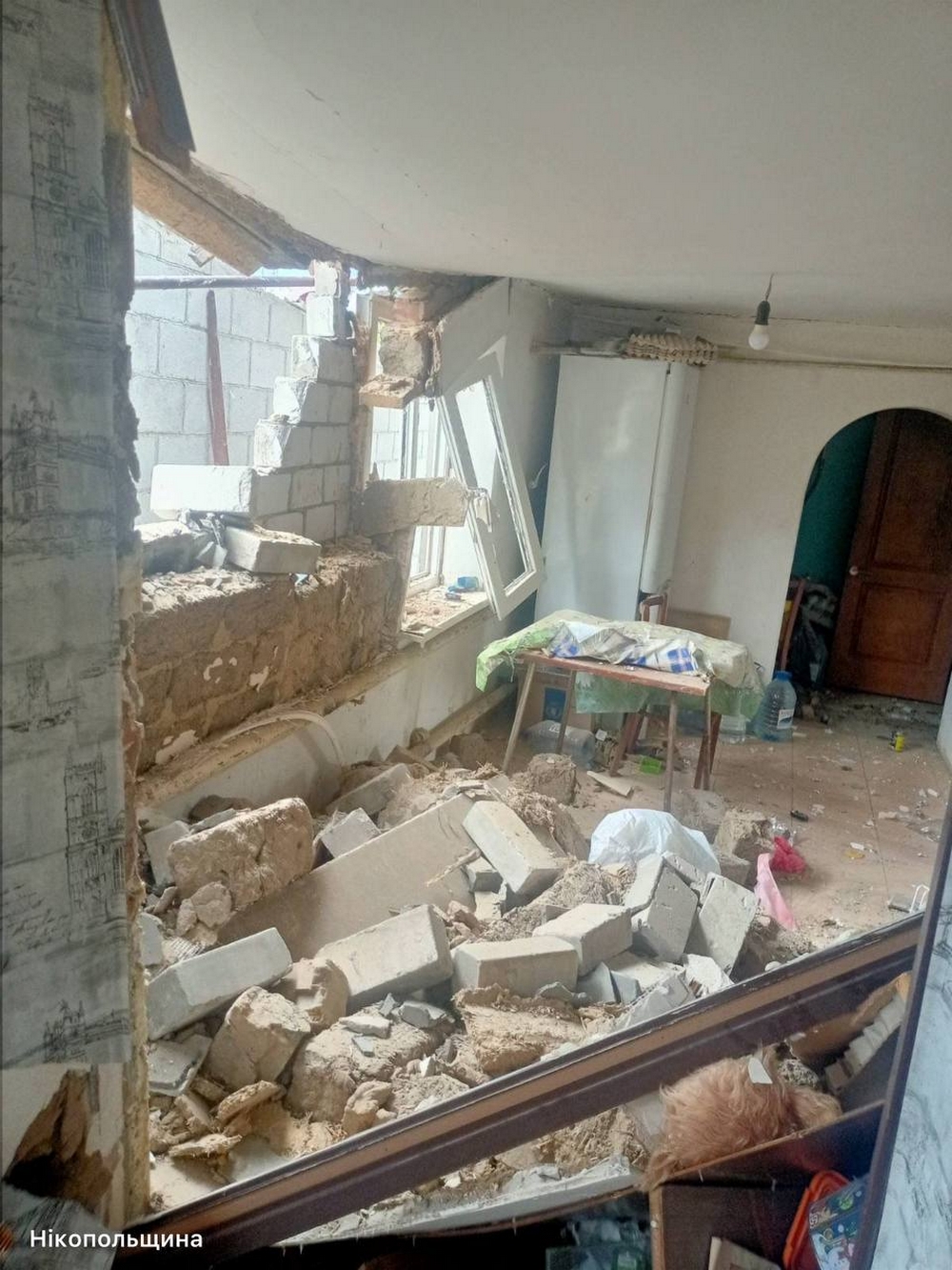 На Нікопольщині є поранений і руйнування, також під ударом ворога були Криворіжжя і Синельниківщина (фото)