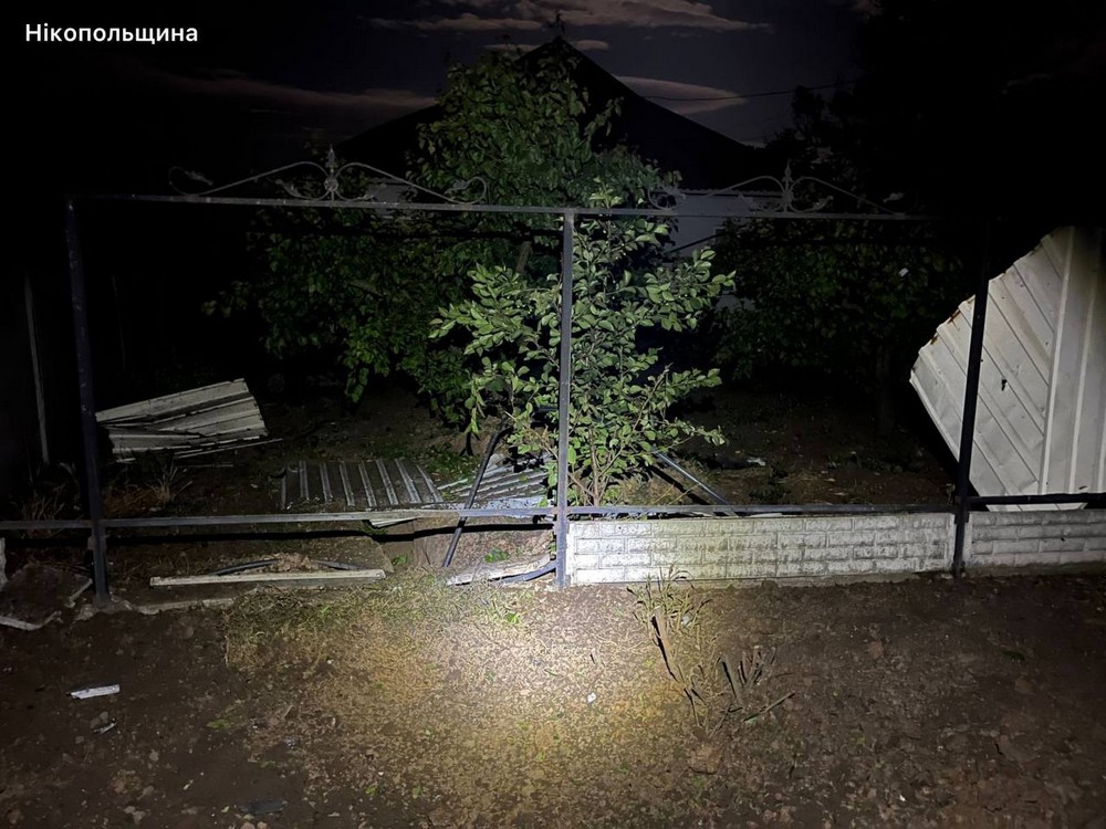 На Нікопольщині побито АЗС, троє поранених у Павлоградському районі – ворог атакував Дніпропетровщину вночі