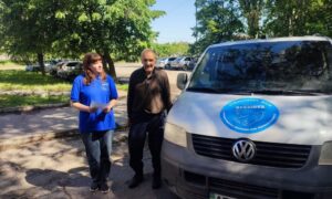 «Продуктів майже не залишилось»: у Марганці допомогли чоловіку, який опинився без засобів до існування після обстрілу