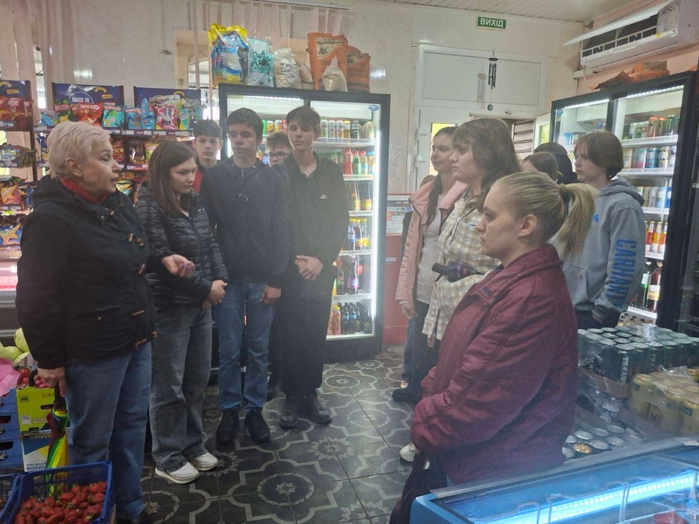 у Мирівській громаді школярі побували «за лаштунками» сфери обслуговування (1)
