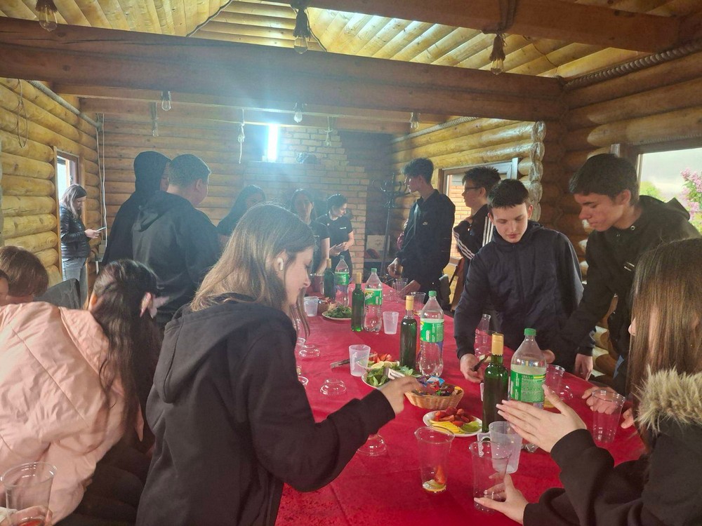 у Мирівській громаді школярі побували «за лаштунками» сфери обслуговування (4)