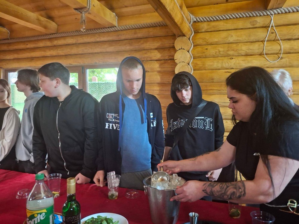 у Мирівській громаді школярі побували «за лаштунками» сфери обслуговування (7)