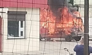 Дрон атакував авто у Марганці сьогодні, машина спалахнула  – ЗМІ (відео)