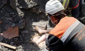 Вже 12 вбитих, серед них 2 дітей, у Дніпрі внаслідок ворожої атаки (фото)
