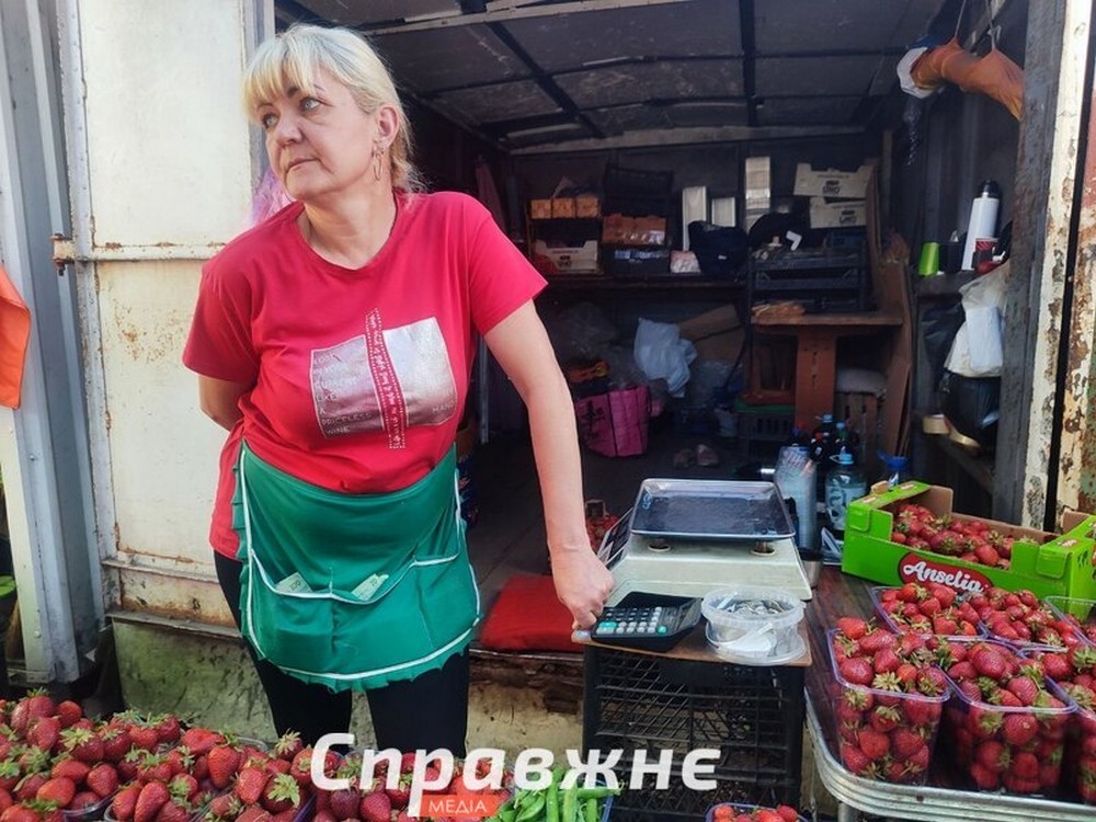 Нікополь і Марганець забезпечують черешнею та полуницею Запоріжжя: Нікополь і Марганець забезпечують черешнею та полуницею Запоріжжя: