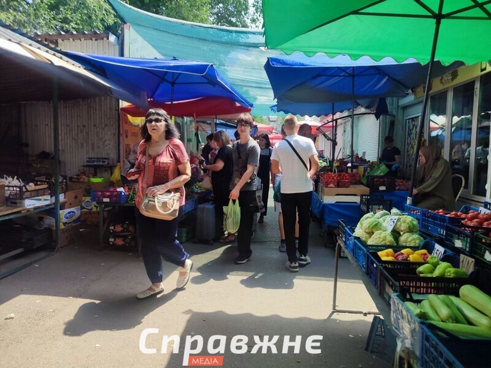 Нікополь і Марганець забезпечують черешнею та полуницею Запоріжжя: Нікополь і Марганець забезпечують черешнею та полуницею Запоріжжя: