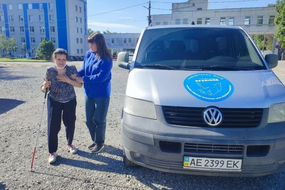 718160871 122185081670785672 5815703751164614286 n Понад 50 років працювала у пологовому: на Нікопольщині допомогли літній медикині, яка після важкого удару почала втрачати зір