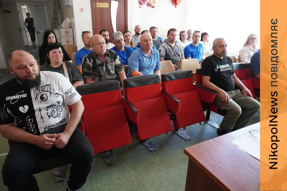 Сьогодні це особливо важливо: у Нікополі вручили Подяки донорам (фото)