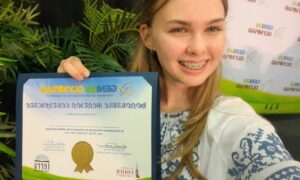Школярка з Нікопольщини представила Україну в США у міжнародному фінал GENIUS Olympiad 2026 (фото)