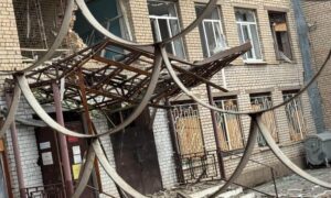 У Нікополі двоє поранених, побито ліцей, багатоповерхівку, під обстрілами також були район, Криворіжжя і Синельниківщина (фото)
