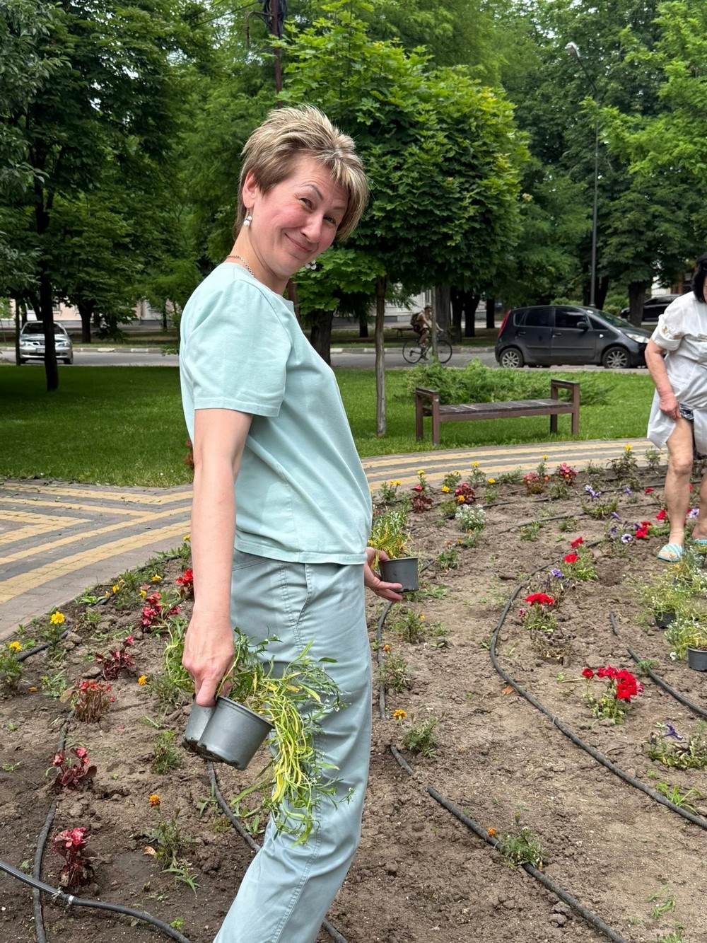 На території дитячої лікарні у Нікополі з’явився сенсорний сад. І це не просто озеленення… (6)