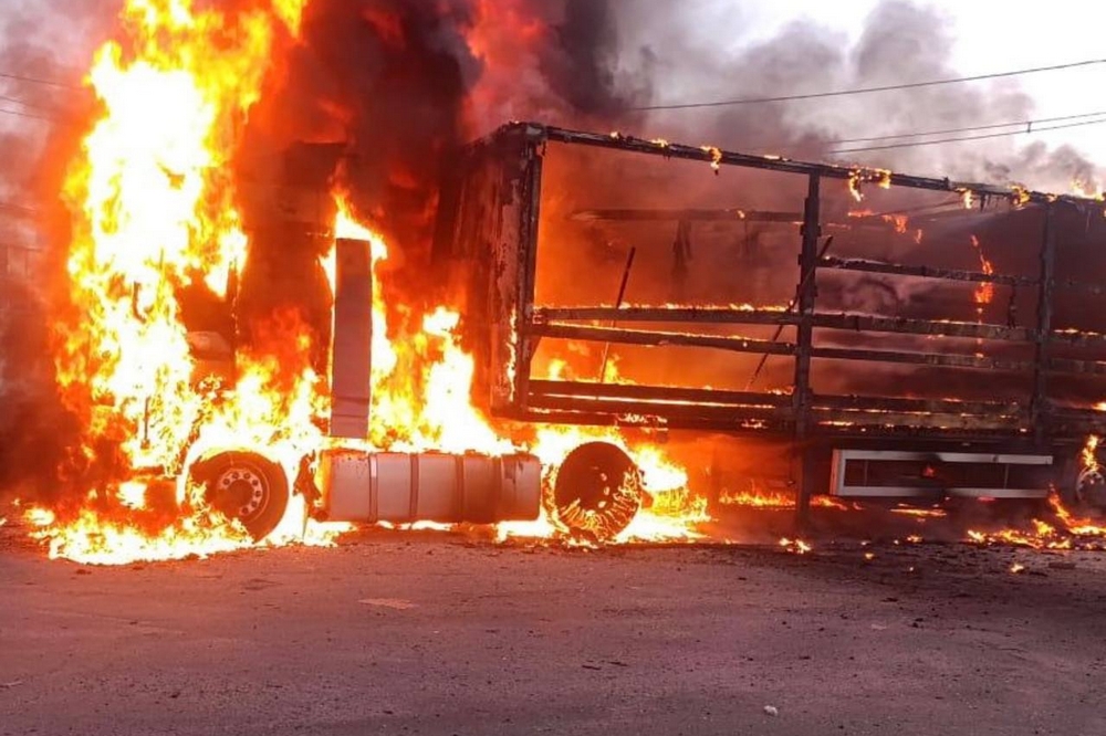 Нікополь 4 поранених у Нікополі, пожежі та руйнування, також під ударом опинилися Синельниківський та Дніпровський райони