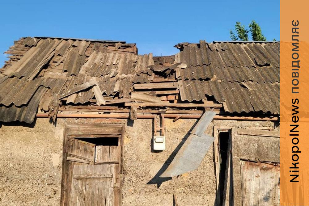 На Нікопольщині пошкоджені приватні будинки і господарські споруди, 9 поранених на Синельниківщині, також ворог бив по Камʼянському району