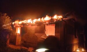 На Нікопольщині понівечено авто, відділення пошти, приватні будинки, під ударом ворога також були Павлоград і Синельниківський райони