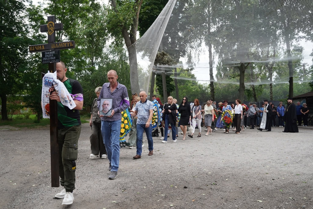 Нікополь провів в останню путь полеглого Захисника 16