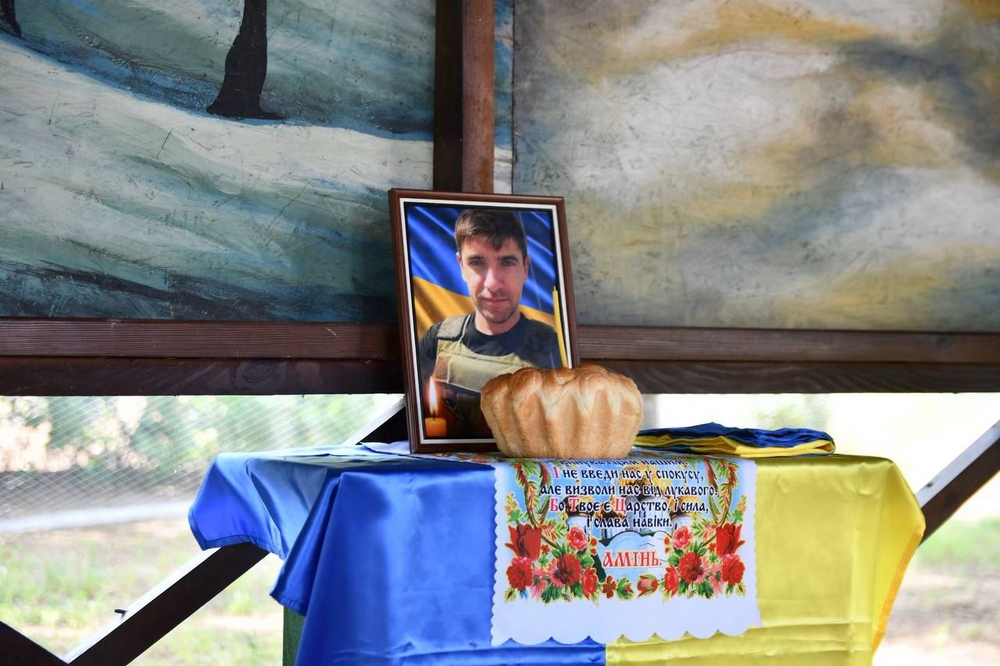 Нікополь провів в останню путь полеглого Захисника Нікополь провів в останню путь полеглого Захисника
