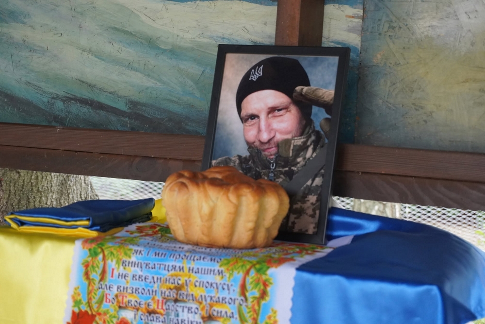 Нікополь провів в останню путь полеглого Захисника Нікополь провів в останню путь полеглого Захисника