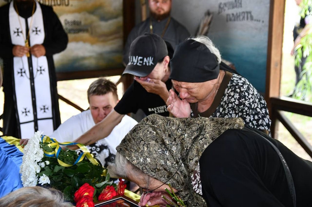 Нікополь провів в останню путь полеглого Захисника3 Нікополь провів в останню путь полеглого Захисника3