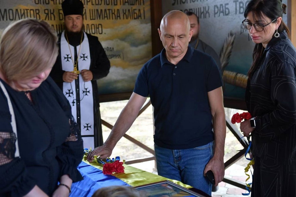 Нікополь провів в останню путь полеглого Захисника6 Нікополь провів в останню путь полеглого Захисника6