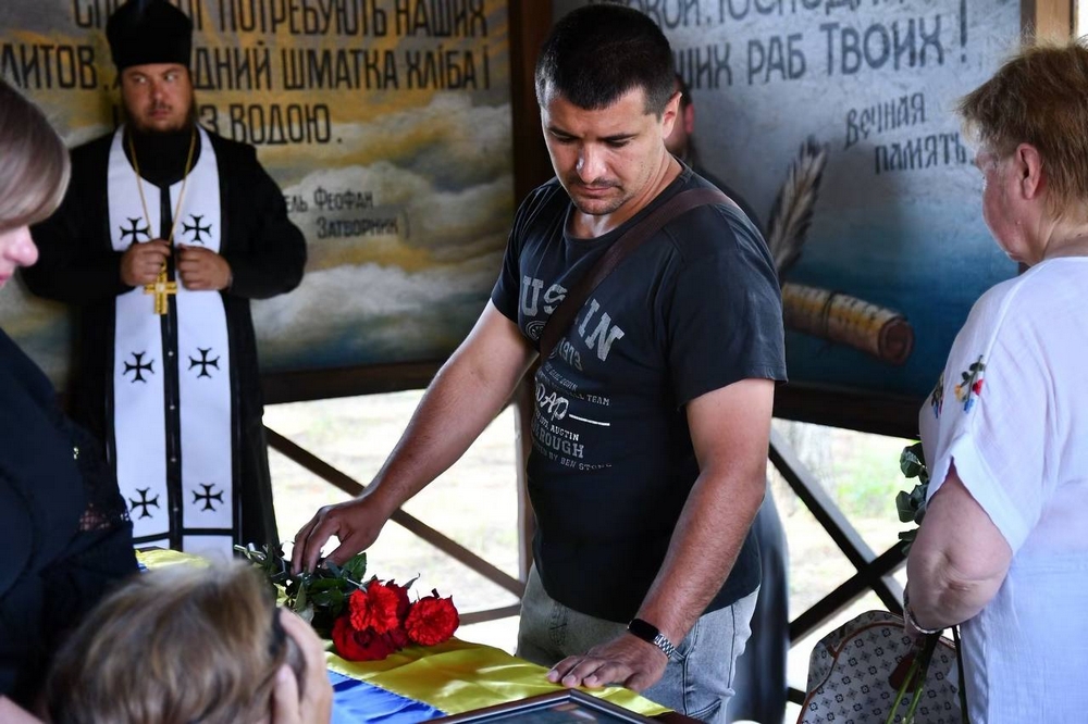 Нікополь провів в останню путь полеглого Захисника9 Нікополь провів в останню путь полеглого Захисника9