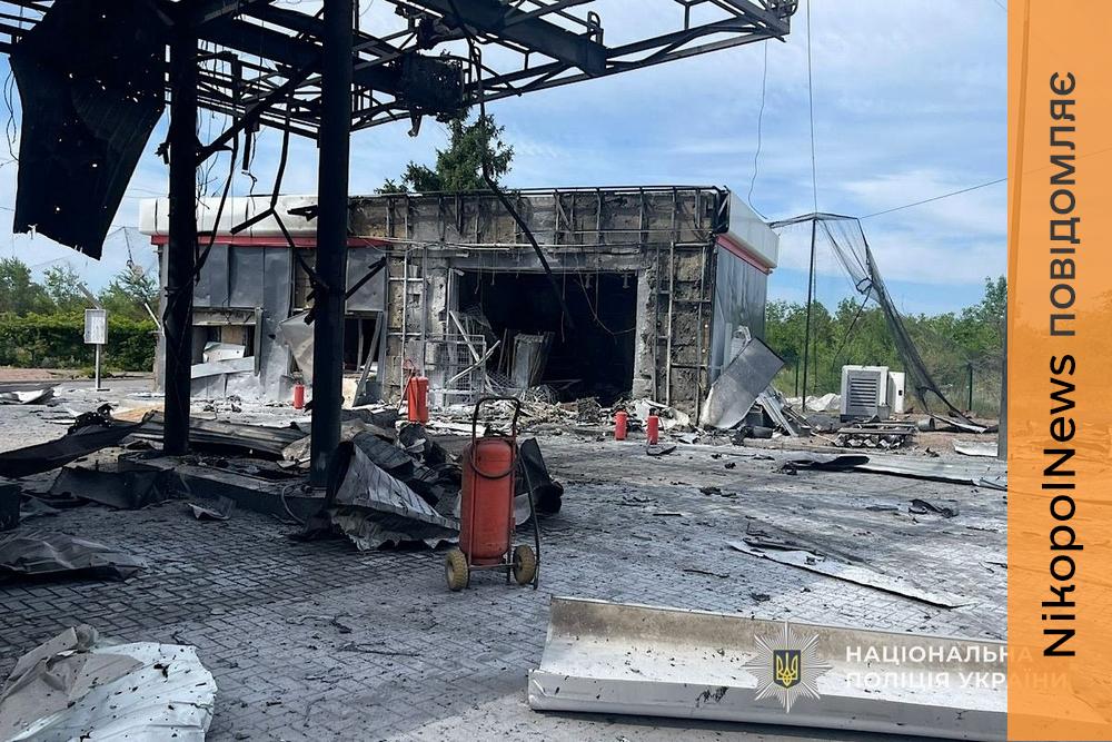 На Нікопольщині атаковано пасажирський автобус, АЗС, навчальний заклад, є поранені, також під ударом були Криворіжжя і Синельниківщина (фото)