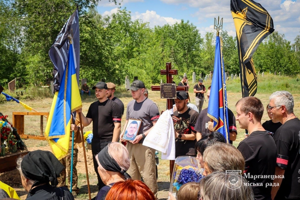 Нікопольщина провела в останню путь полеглого Захисника – копія Нікопольщина провела в останню путь полеглого Захисника – копія