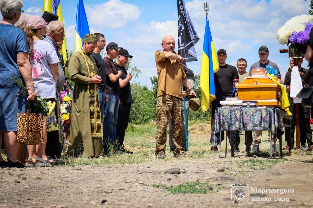 Нікопольщина провела в останню путь полеглого Захисника6 Нікопольщина провела в останню путь полеглого Захисника6