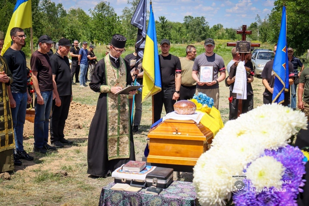 Нікопольщина провела в останню путь полеглого Захисника7 Нікопольщина провела в останню путь полеглого Захисника7