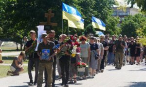 «Віддав найцінніше – своє життя»: Нікопольщина провела в останню путь полеглого Захисника (фото)