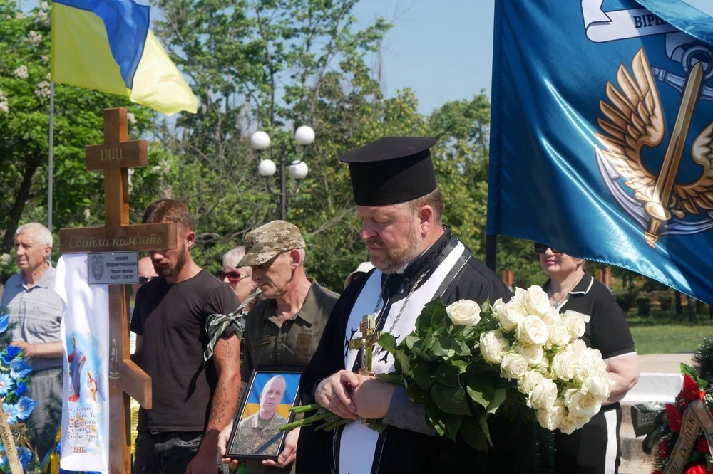Нікопольщина провела в останню путь полеглого Захисника9 Нікопольщина провела в останню путь полеглого Захисника9