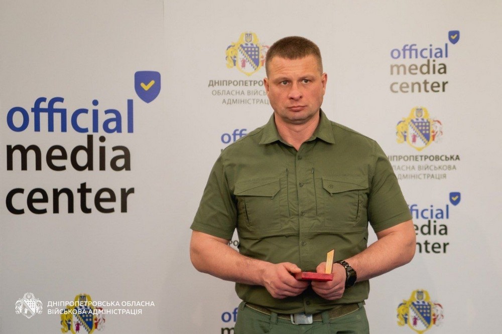 Родини чотирьох загиблих прикордонників з Дніпропетровщини отримали державні нагороди 2