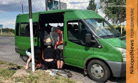 Ліквідували пожежі та надали домедичну допомогу: смертельні обстріли Нікопольщини, а також удари по Синельниківщині прокоментували у ДСНС (фото)