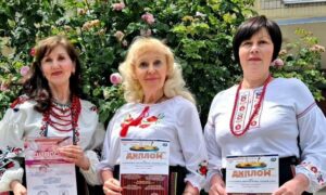Солістки гурту Микитин Ріг з Нікополя 4