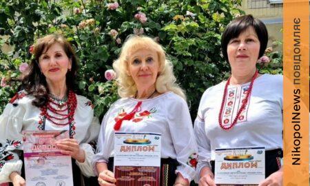 Солістки гурту Микитин Ріг з Нікополя 4