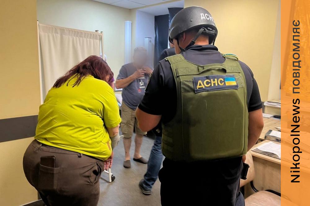 2 поранених на Нікопольщині, у Нікополі зросла кількість постраждалих, пошкоджені дитячий садок, адмін будівля, також руйнування є у Павлоградському та Синельниківському районах